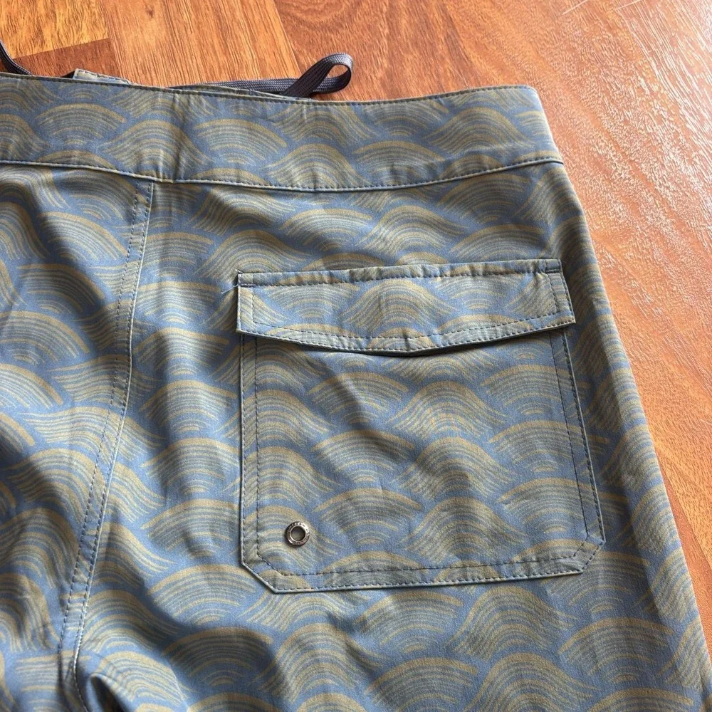 United By Blue Shorts Mens 32 Blue Geometric Board Shorts Swim Trunks Quick Dry